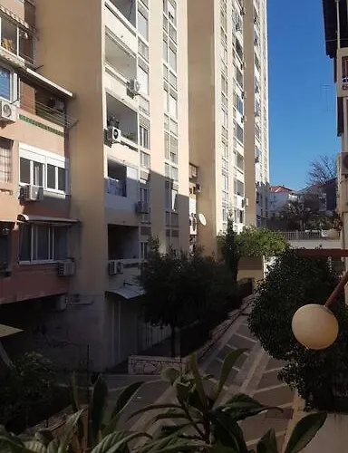 Writer's In An Unique District Apartament *